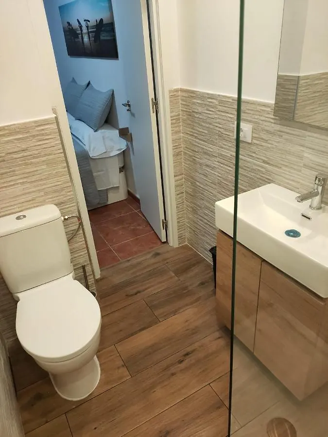 ארונה Captain Morgan House 0*,