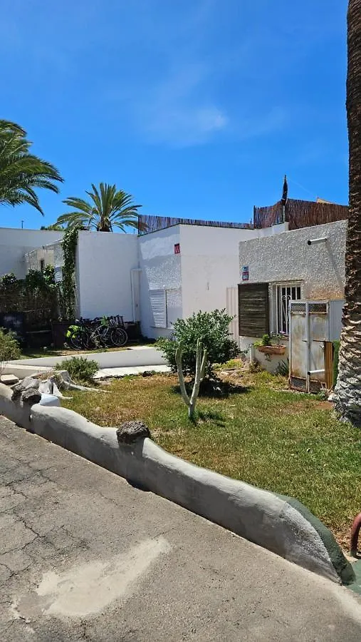 בית אירוח ארונה Captain Morgan House