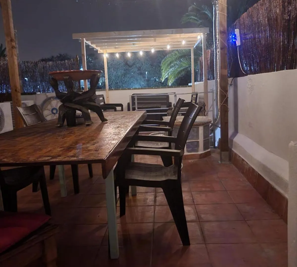 ארונה Captain Morgan House בית אירוח